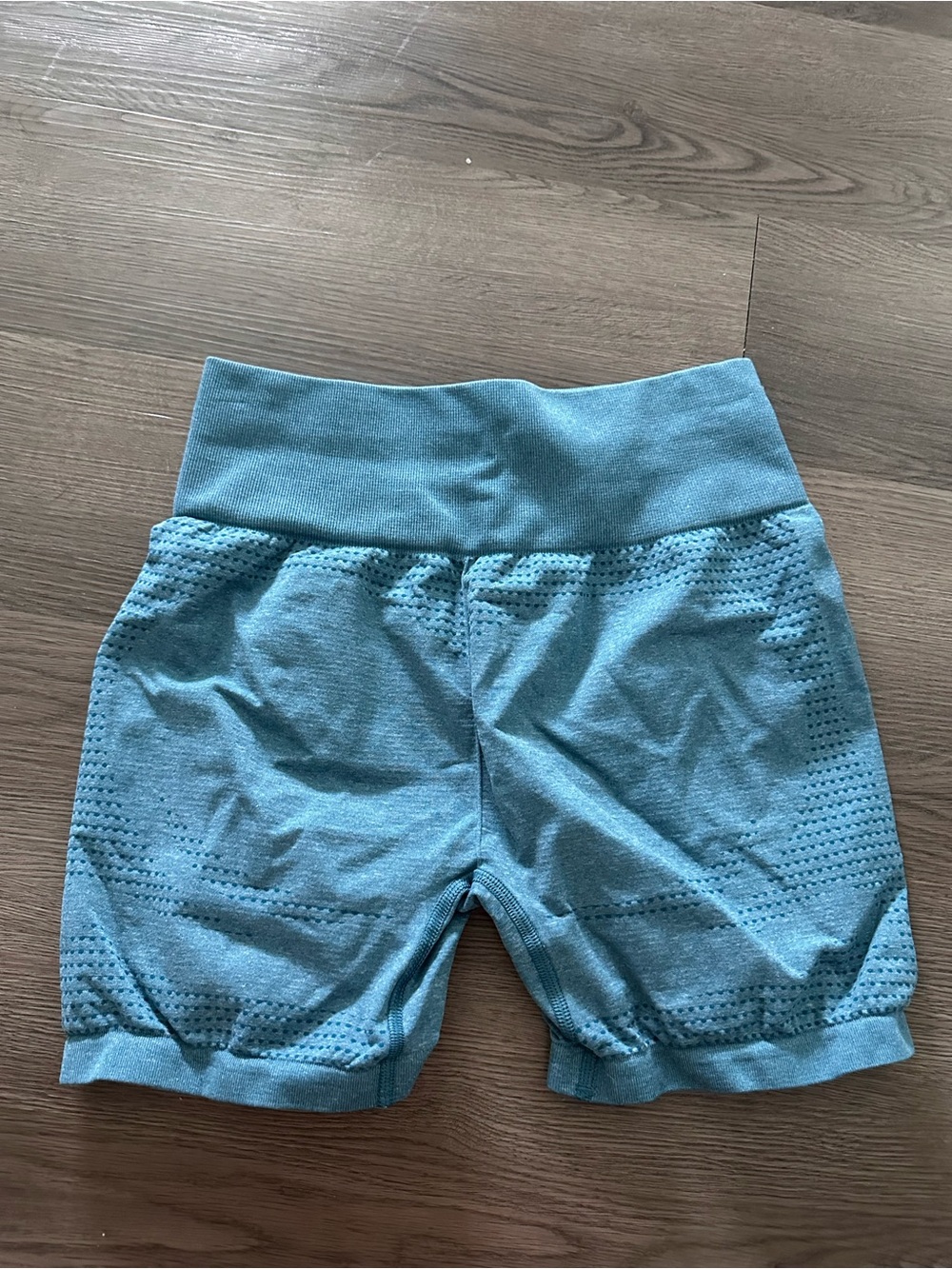 Gymshark Teal Seamless Workout Shorts - Picture 2 of 2